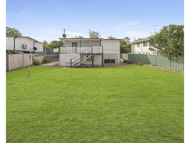 2 waratah, Woodridge QLD 4114