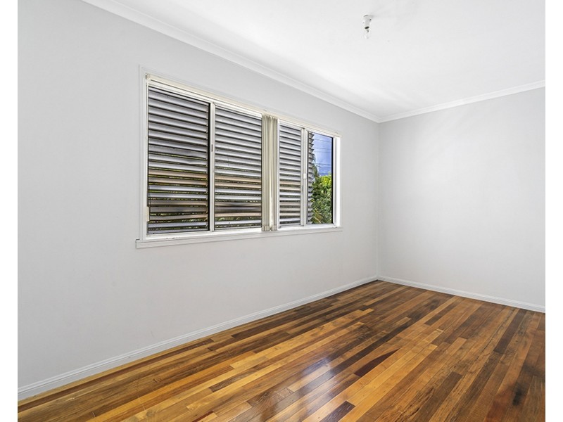 2 waratah, Woodridge QLD 4114