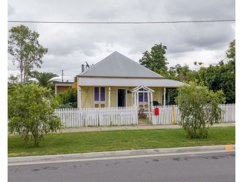 23 Doyle Street, Silkstone QLD 4304