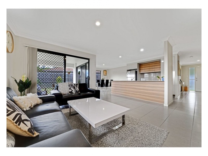 73 Argule, Hillcrest QLD 4118