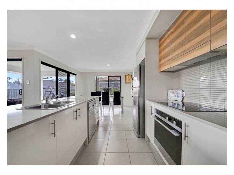 73 Argule, Hillcrest QLD 4118