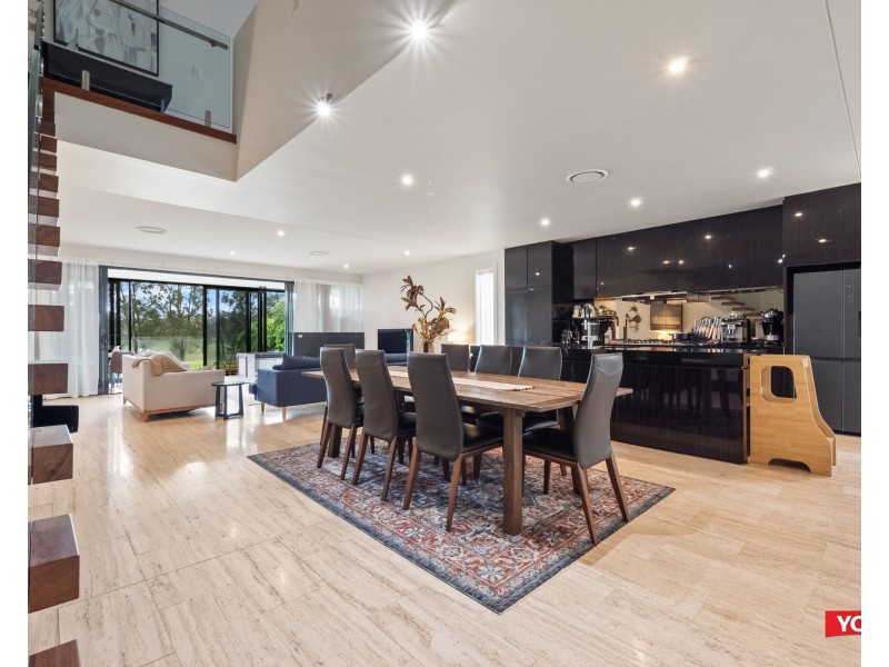 20 The Boulevard, Benowa QLD 4217