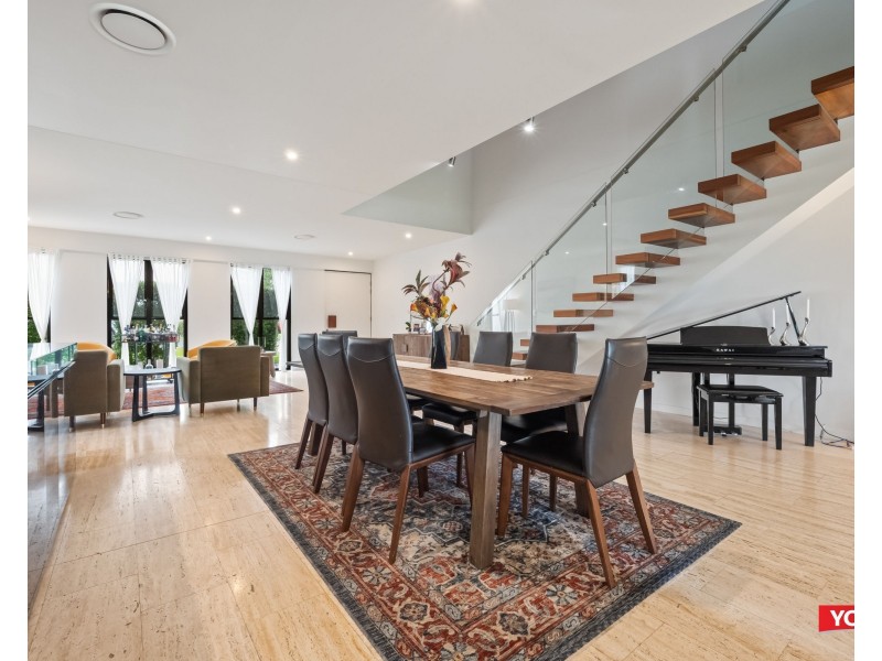 20 The Boulevard, Benowa QLD 4217