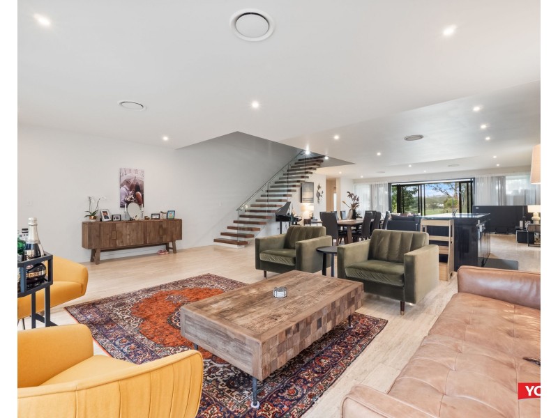 20 The Boulevard, Benowa QLD 4217