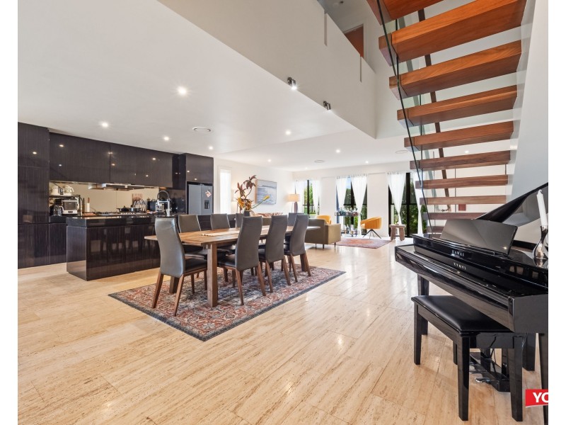 20 The Boulevard, Benowa QLD 4217