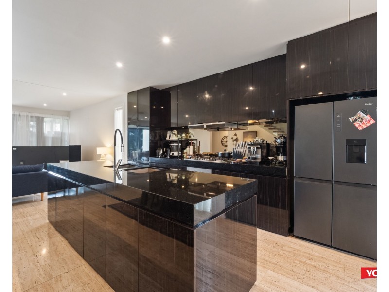 20 The Boulevard, Benowa QLD 4217