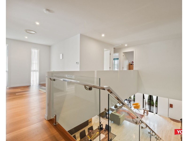 20 The Boulevard, Benowa QLD 4217