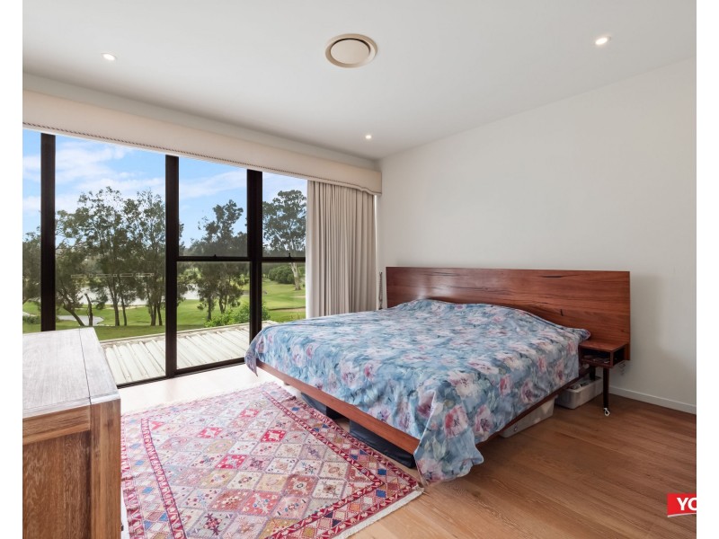 20 The Boulevard, Benowa QLD 4217