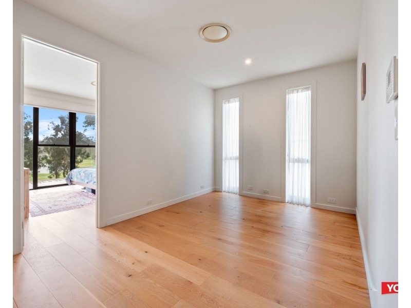 20 The Boulevard, Benowa QLD 4217