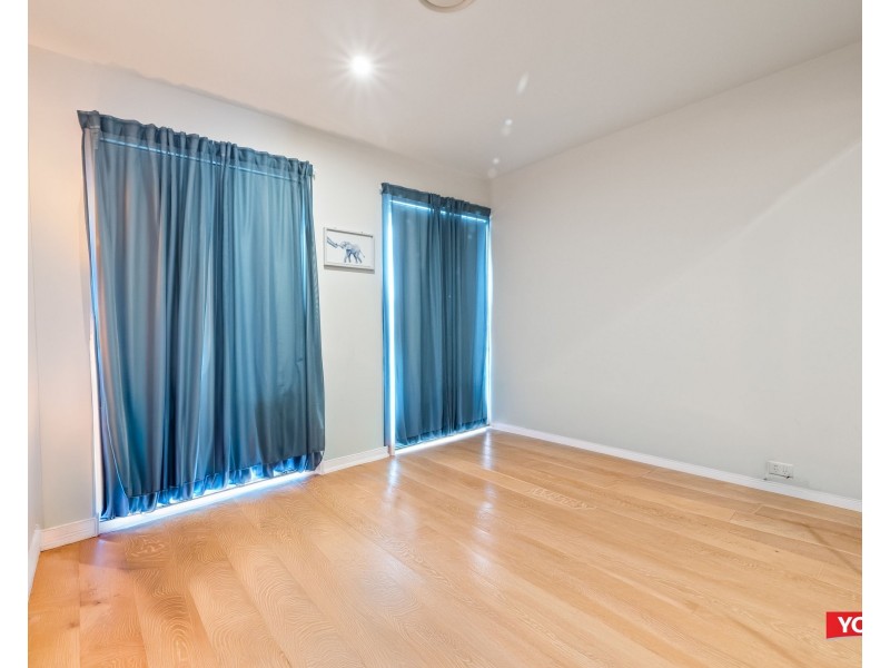 20 The Boulevard, Benowa QLD 4217