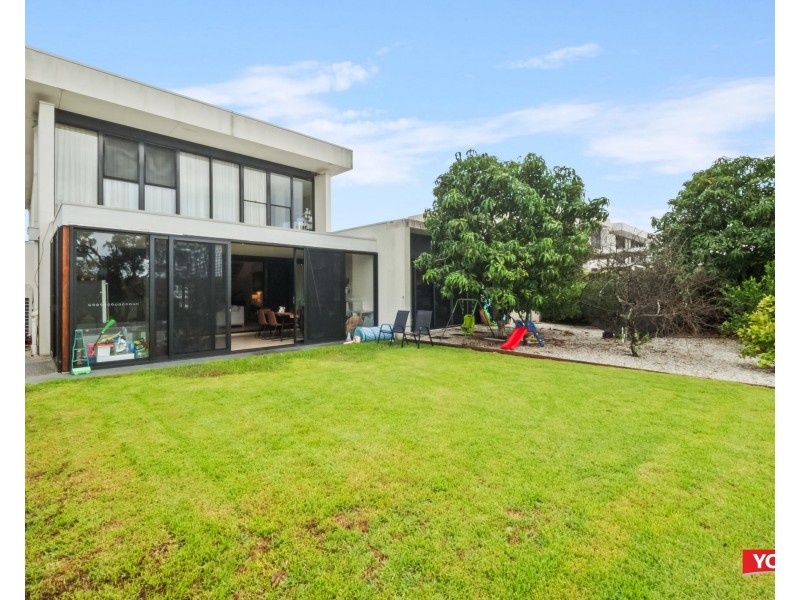 20 The Boulevard, Benowa QLD 4217