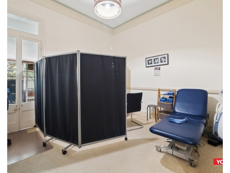 20 Darling Street East, Ipswich QLD 4305