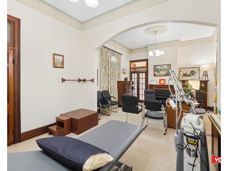 20 Darling Street East, Ipswich QLD 4305