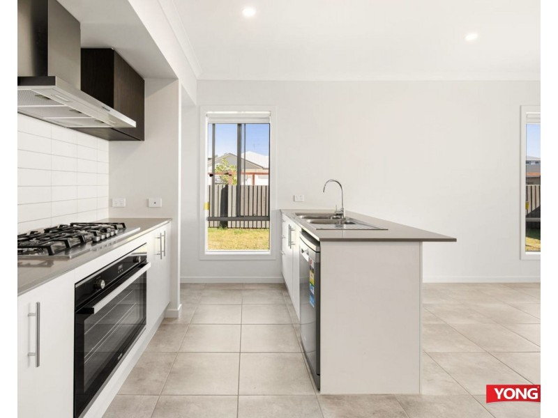 7 Sage Way, White Rock QLD 4306
