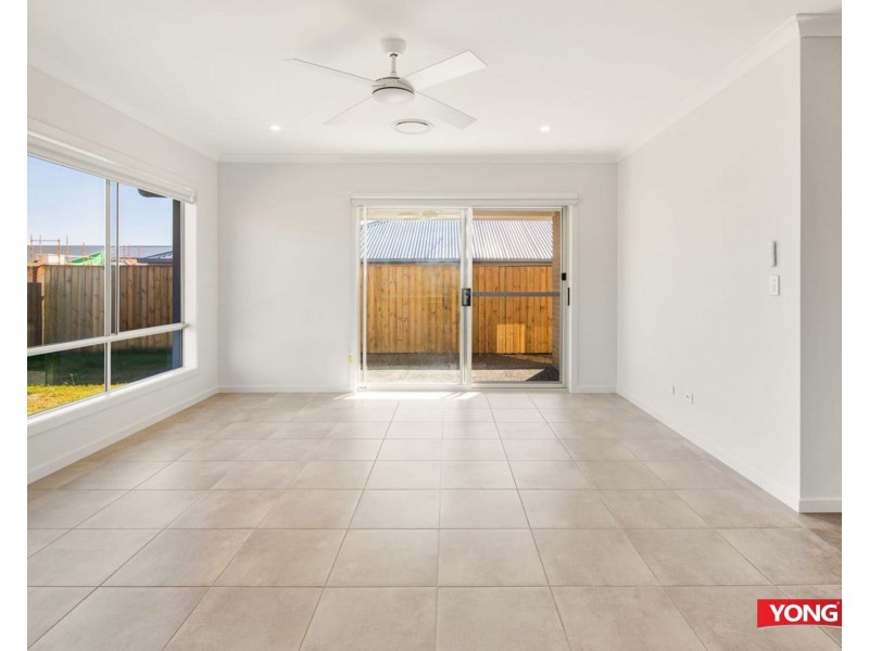 7 Sage Way, White Rock QLD 4306