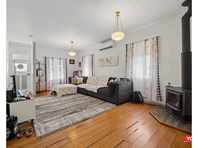 23 Doyle St, Silkstone QLD 4304