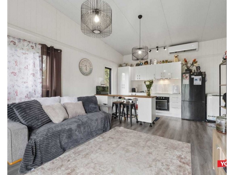 23 Doyle St Granny Flat, Silkstone QLD 4304