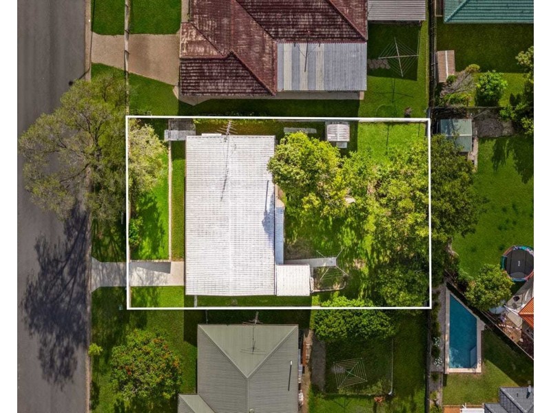 6 Nubara St, Mansfield QLD 4122