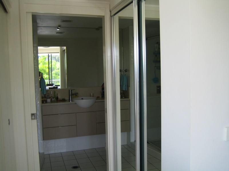 1035/18 Manning St, Milton QLD 4064