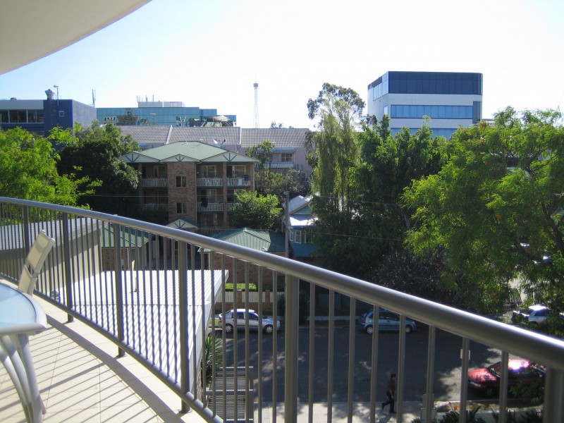 1035/18 Manning St, Milton QLD 4064