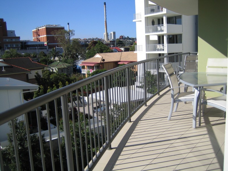 1035/18 Manning St, Milton QLD 4064