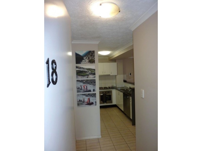 18/4-8 Omeo Street, Macgregor QLD 4109