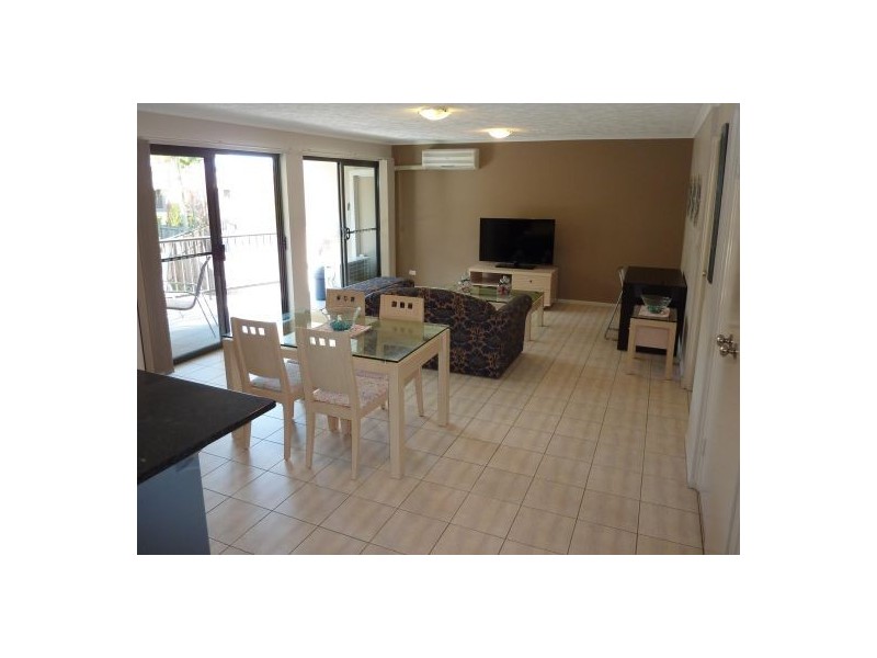 18/4-8 Omeo Street, Macgregor QLD 4109