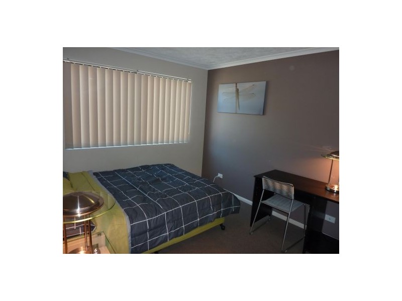 18/4-8 Omeo Street, Macgregor QLD 4109