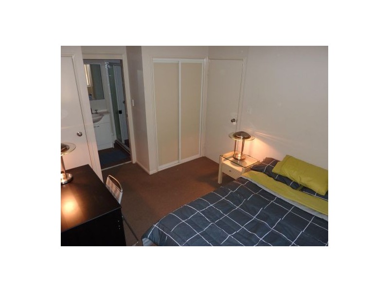 18/4-8 Omeo Street, Macgregor QLD 4109