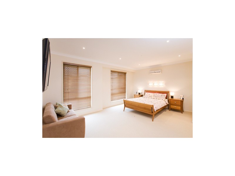 15 Glenelg Pl, Parkinson QLD 4115