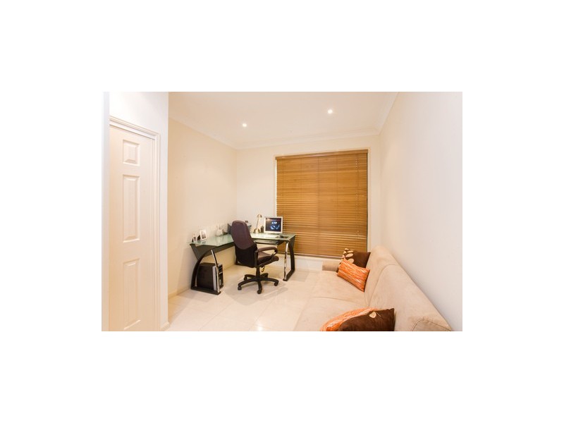 15 Glenelg Pl, Parkinson QLD 4115