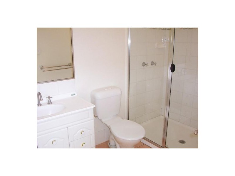 1/5 Bramston Terrace, Herston QLD 4006