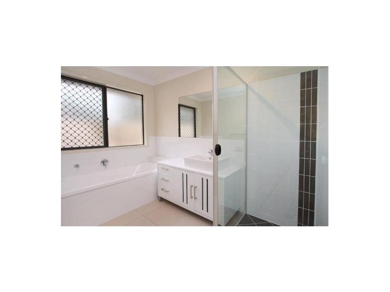 140 Middle Road, Boronia Heights QLD 4124