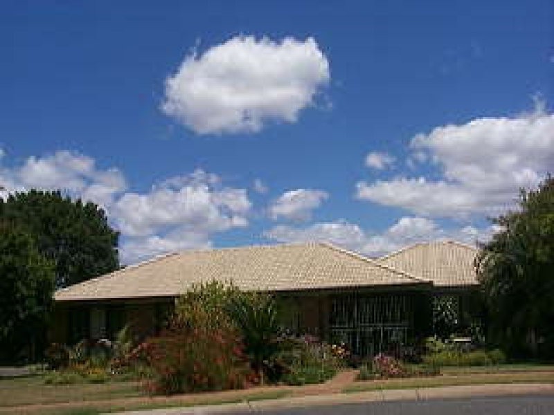 2 Wistaria Street, Sunnybank Hills QLD 4109