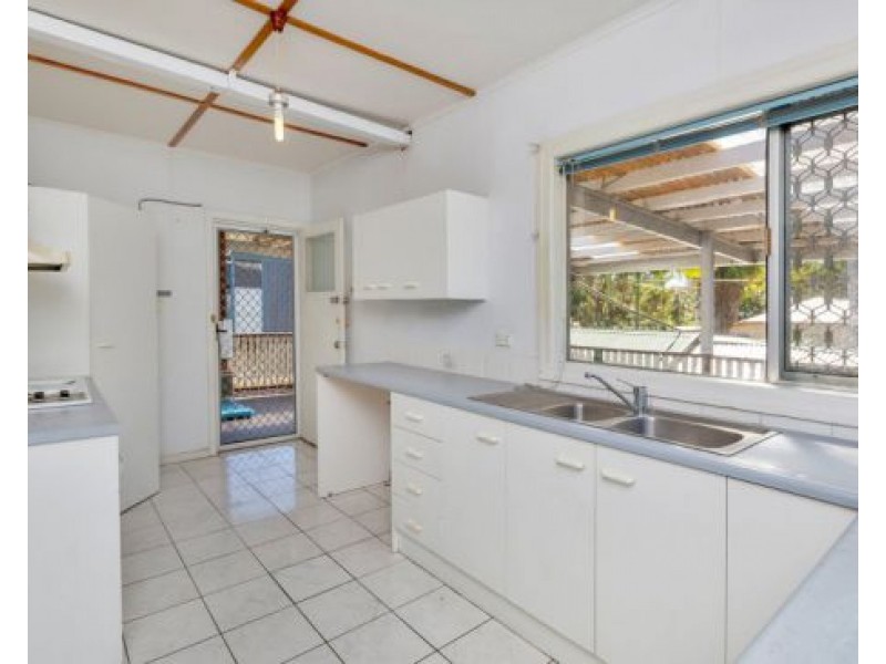 9 Landsdowne Street, Coorparoo QLD 4151