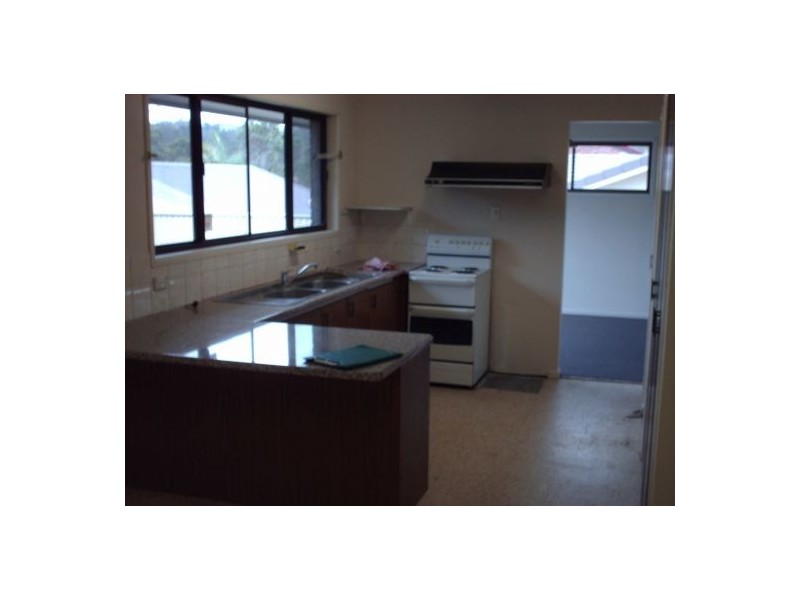 27 Estoril Street, Robertson QLD 4109