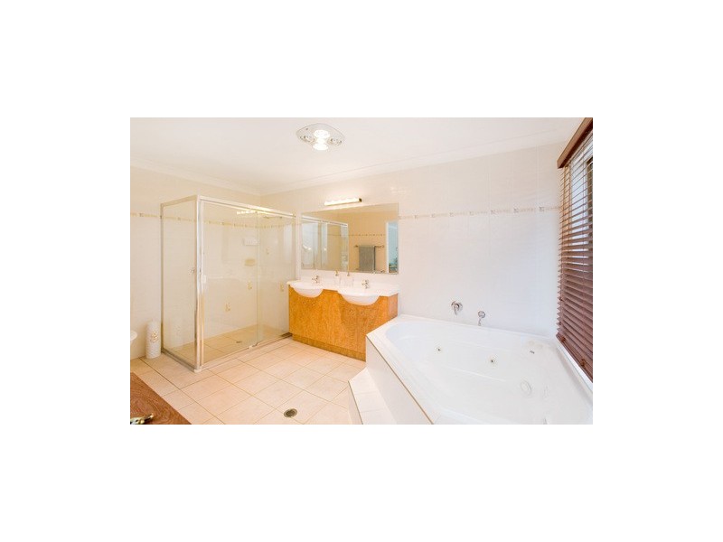 Stretton QLD 4116