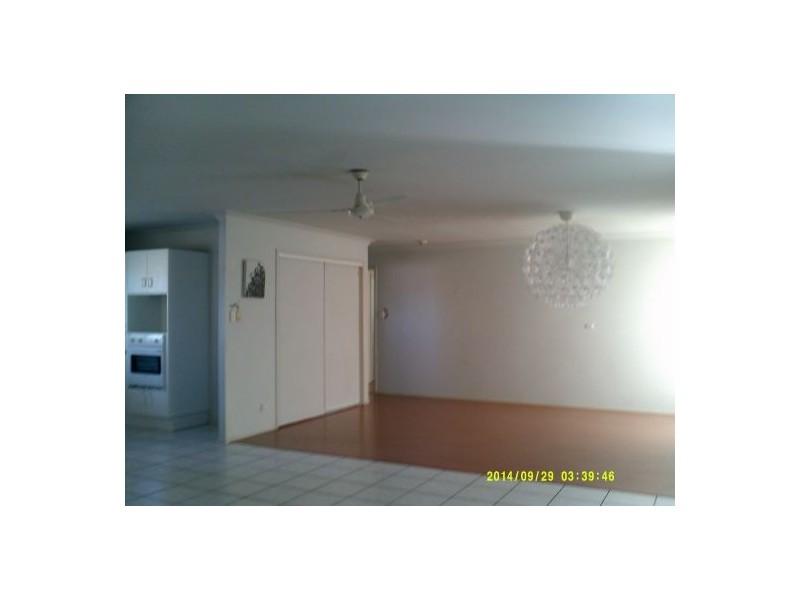 1 Dennis Close, Calamvale QLD 4116