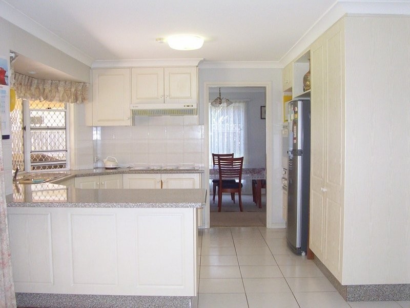 8 Corypha Crescent, Calamvale QLD 4116