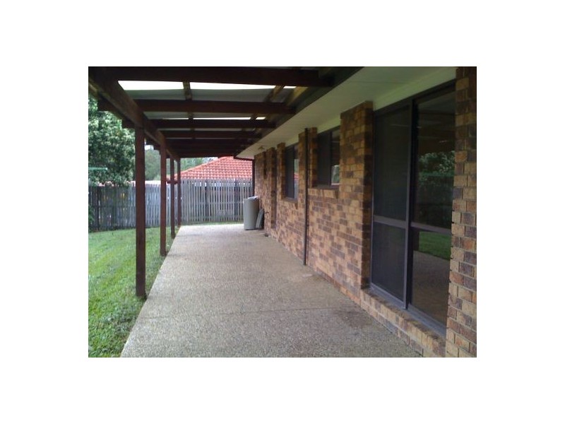 39 Silvertop Street, Hillcrest QLD 4118