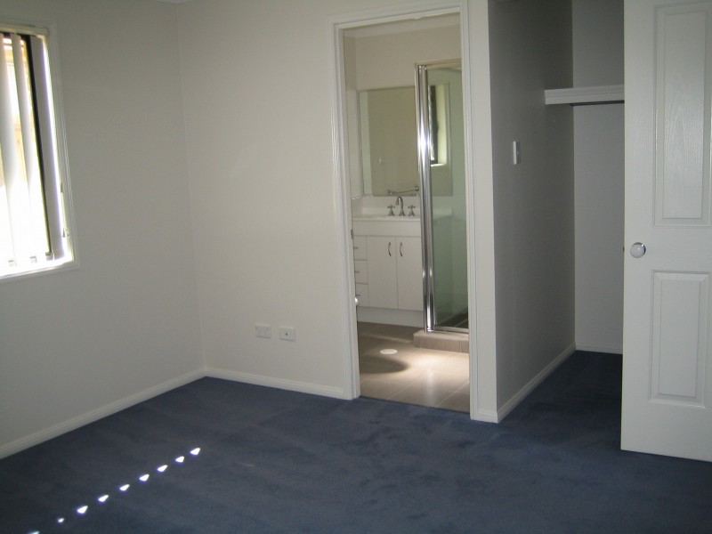 Hillcrest QLD 4118