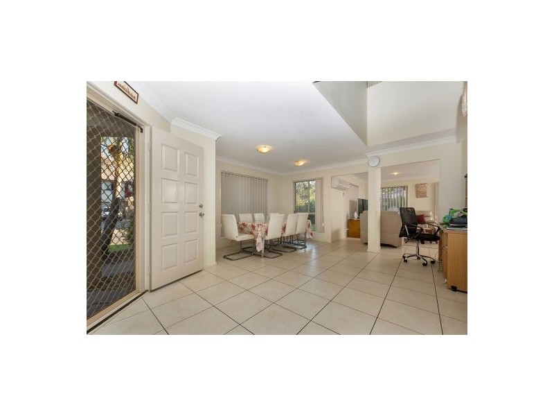 2 Mead Pl, Calamvale QLD 4116