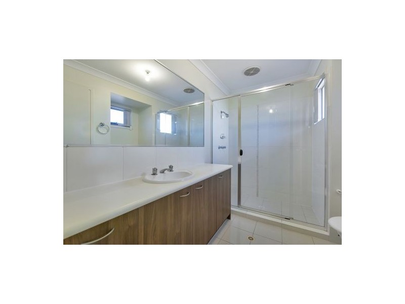 2 Mead Pl, Calamvale QLD 4116