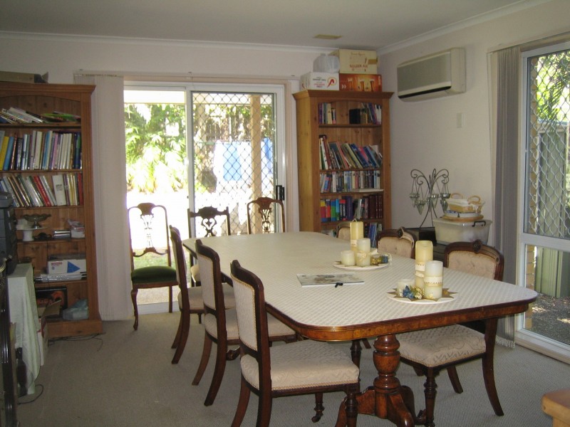 Stretton QLD 4116