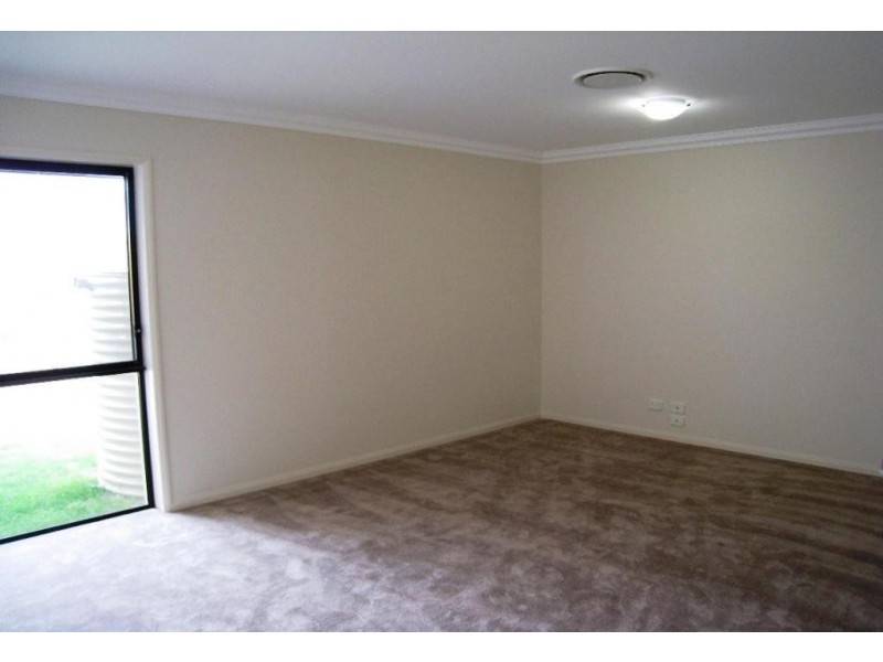 Stretton QLD 4116