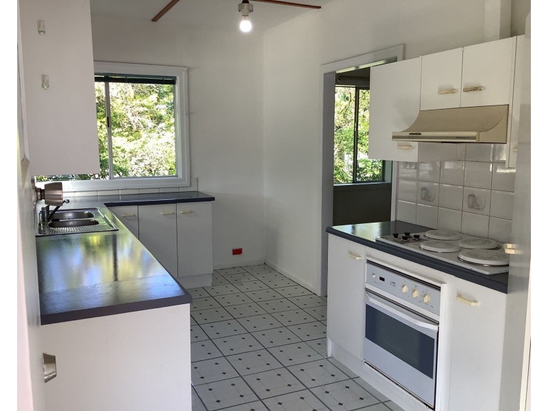 9 Landsdown Street, Coorparoo QLD 4151