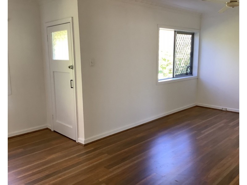 9 Landsdown Street, Coorparoo QLD 4151