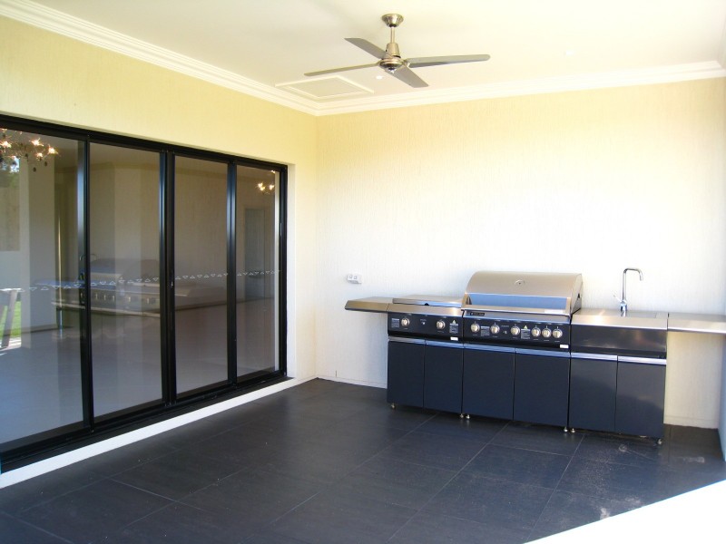 Stretton QLD 4116