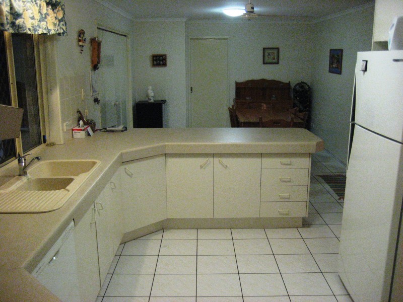 16 Stuart Pl, Eight Mile Plains QLD 4113