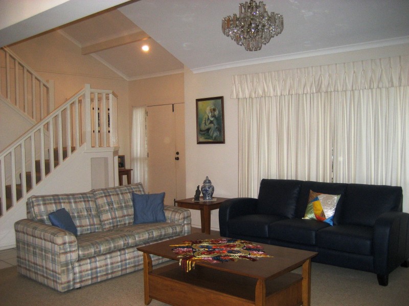 16 Stuart Pl, Eight Mile Plains QLD 4113